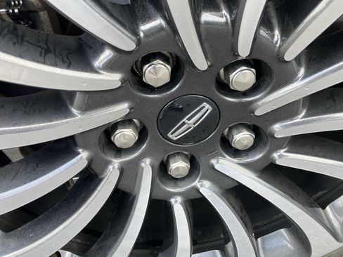 Used 2022 Lincoln Aviator AWD w/ Premium Package image 9