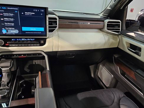 Used 2025 Toyota Sequoia Capstone image 11