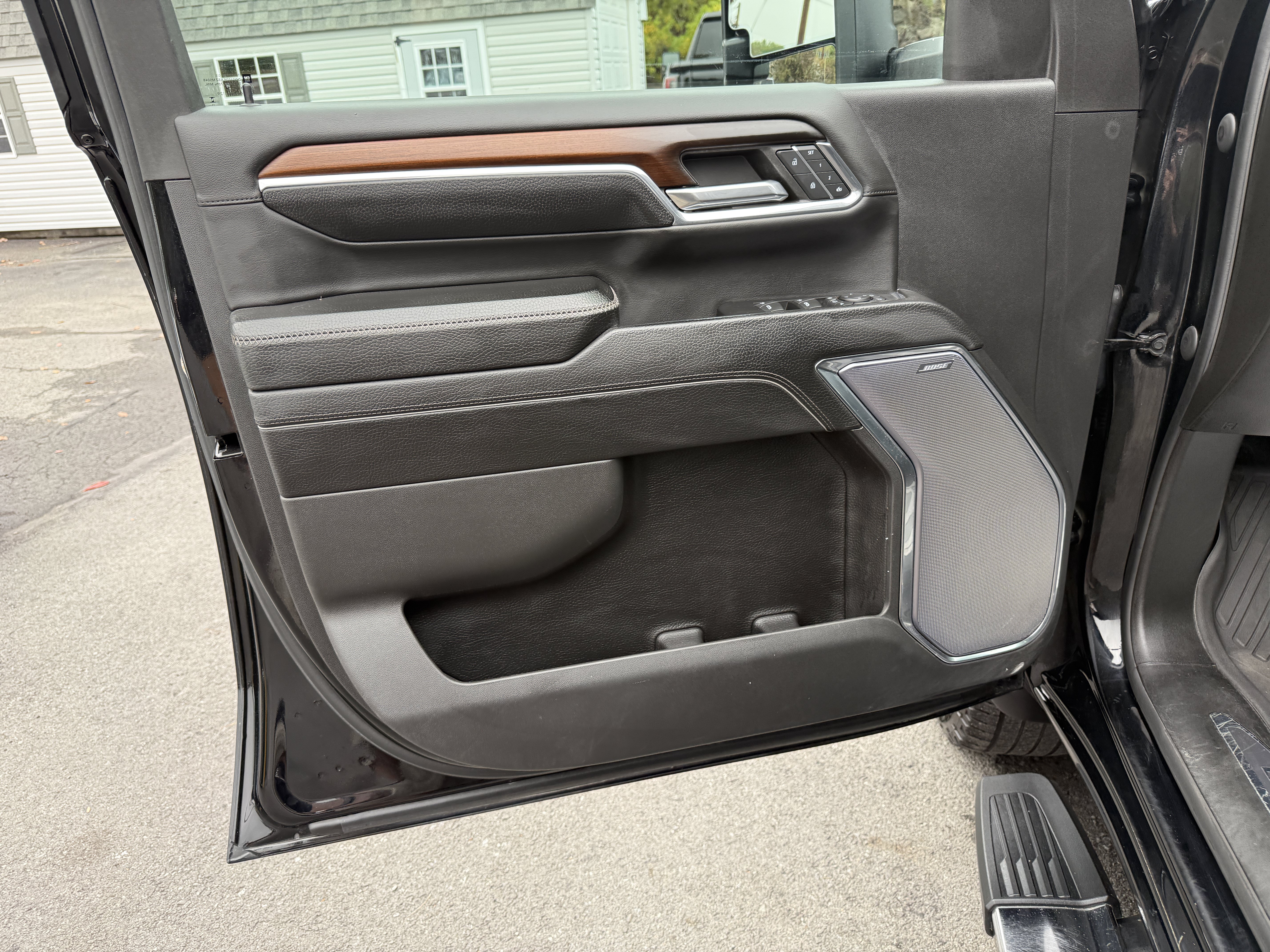 Used 2024 GMC Sierra 2500 Denali w/ Denali Reserve Package AWD/4WD image 16