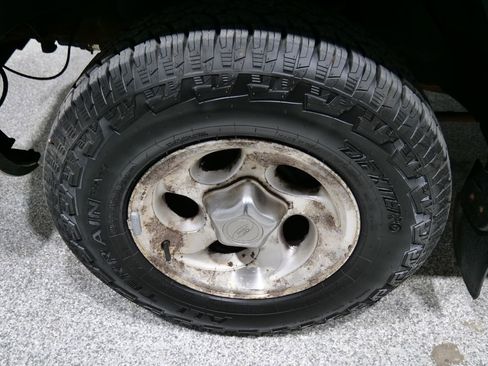 Used 1999 Ford Explorer XLT image 18