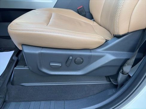Used 2022 Ford F350 Lariat w/ Lariat Ultimate Package AWD/4WD image 12