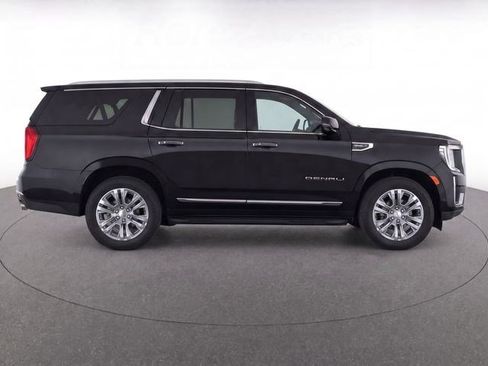 Used 2024 GMC Yukon Denali AWD/4WD image 2