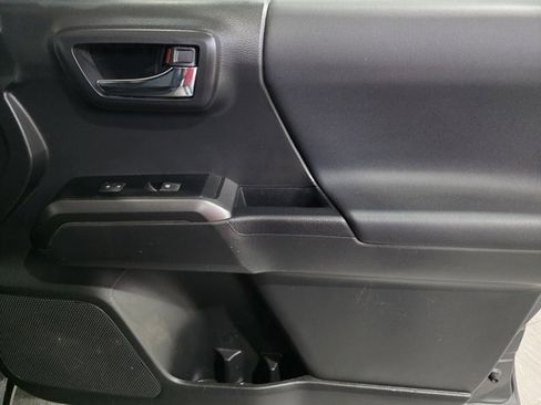 Used 2022 Toyota Tacoma TRD Sport image 13