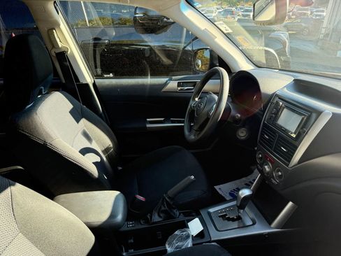 Used 2012 Subaru Forester 2.5X Premium AWD/4WD image 6