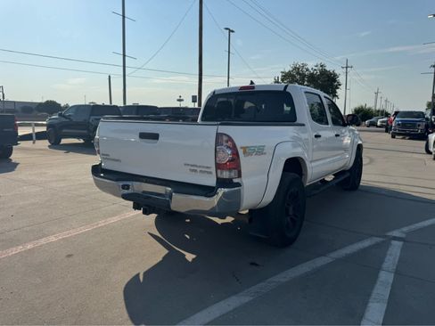 Used 2015 Toyota Tacoma PreRunner w/ SR5 Package RWD image 3
