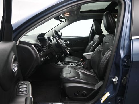 Used 2020 Jeep Cherokee Limited image 24