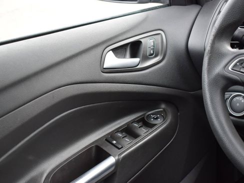 Used 2018 Ford Escape SE FWD image 16