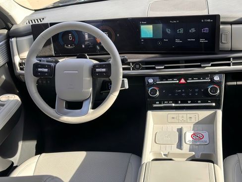 Certified 2025 Hyundai Santa Fe SEL image 17