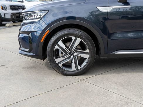 Used 2023 Kia Sorento EX image 28