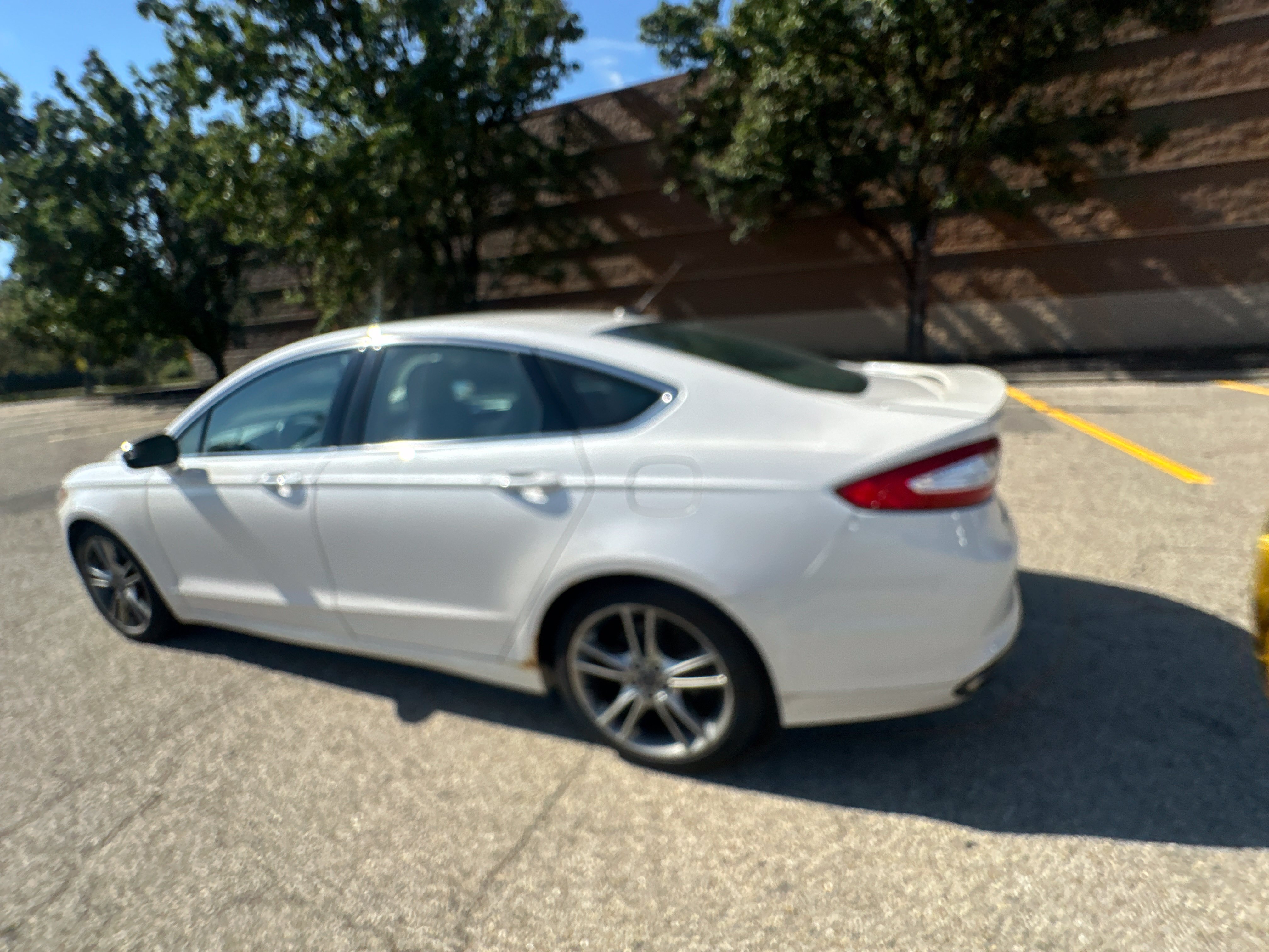 Used 2015 Ford Fusion Titanium FWD image 18