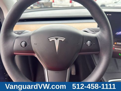 Used 2024 Tesla Model Y Long Range AWD/4WD image 16