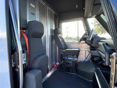 Used 2024 Chevrolet Brightdrop 400 image 9