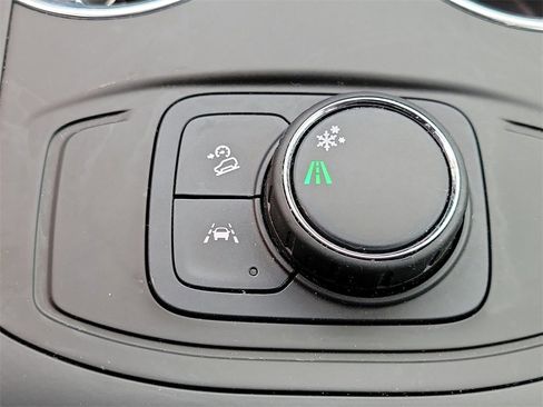 Used 2022 GMC Terrain SLE image 30