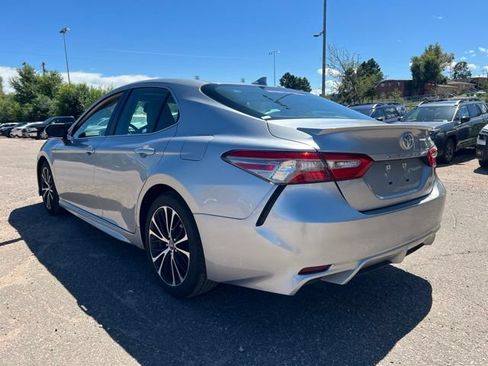 Used 2019 Toyota Camry SE w/ Audio Package FWD image 3