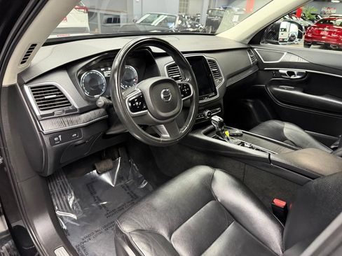 Used 2020 Volvo XC90 T6 Momentum w/ Protection Package Premier AWD/4WD image 35