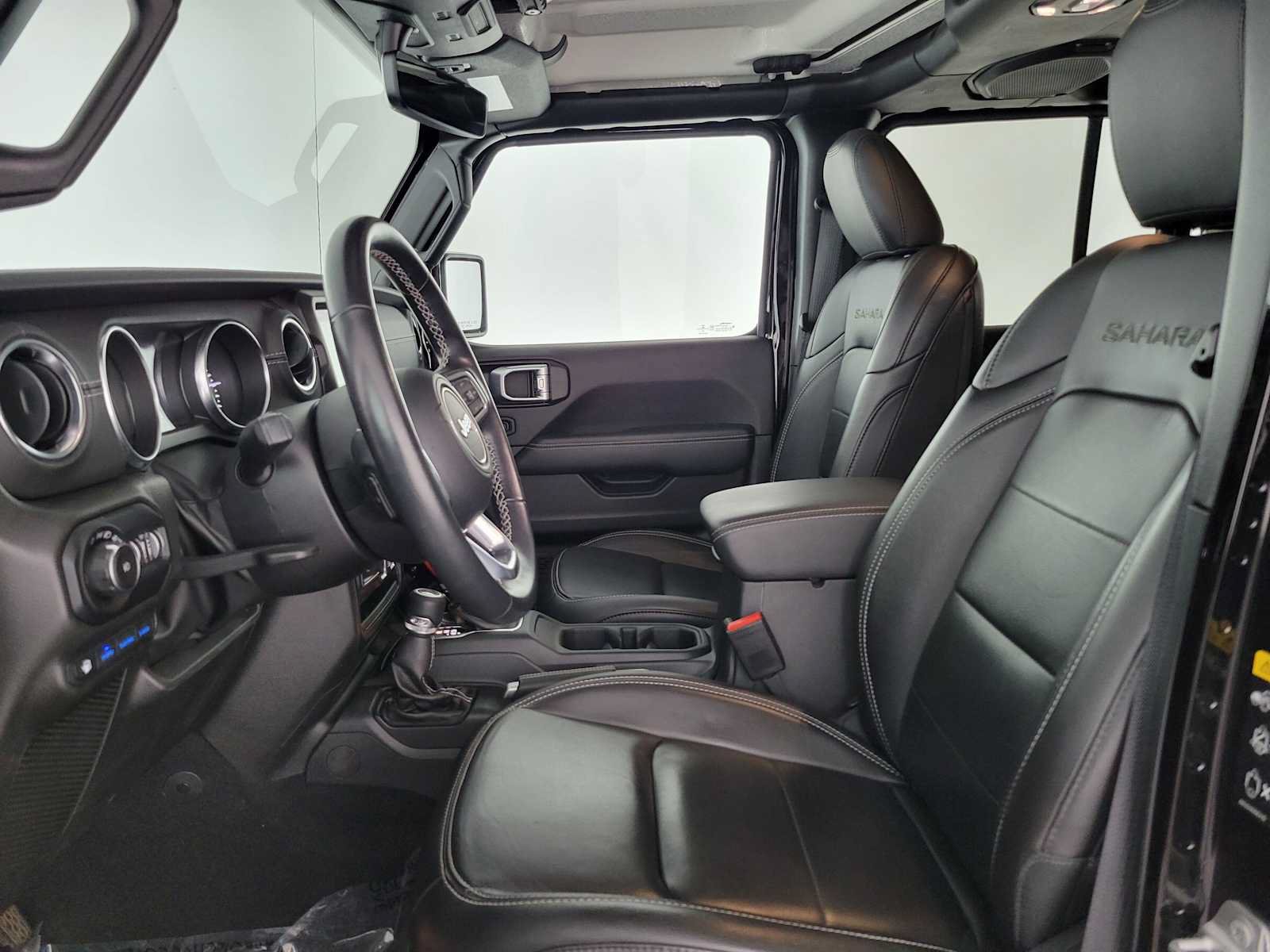 Used 2022 Jeep Wrangler Unlimited Sahara AWD/4WD image 20