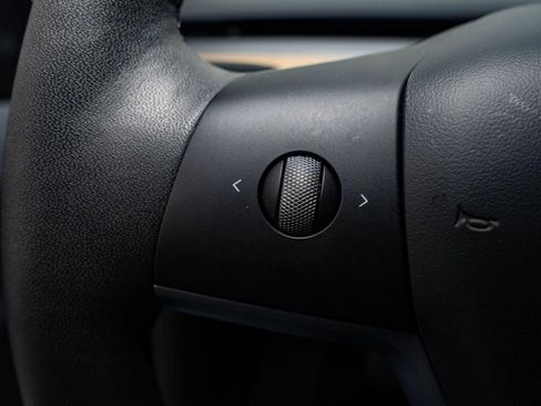 Used 2024 Tesla Model Y Long Range image 28