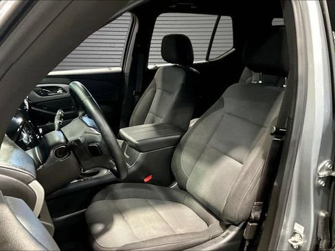 Used 2023 Chevrolet Traverse LT FWD image 19