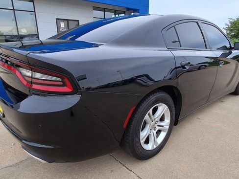 Used 2020 Dodge Charger SXT RWD image 8