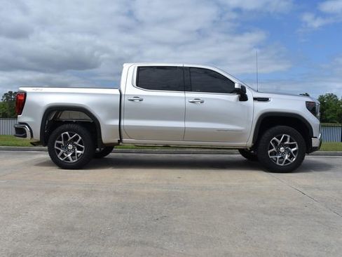 Used 2022 GMC Sierra 1500 SLE AWD/4WD image 3