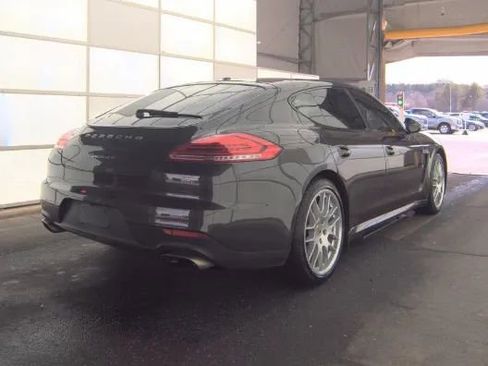 Used 2016 Porsche Panamera image 5