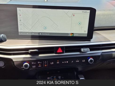 Used 2024 Kia Sorento S w/ Panoramic Sunroof Package FWD image 28