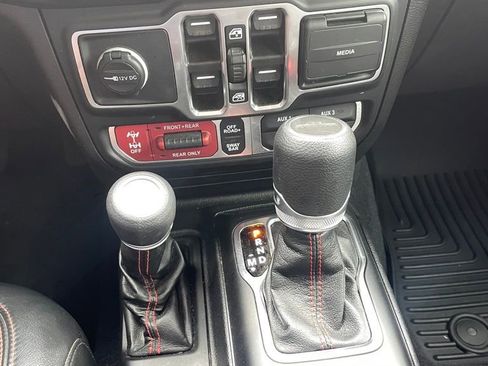 Used 2021 Jeep Gladiator Rubicon image 21