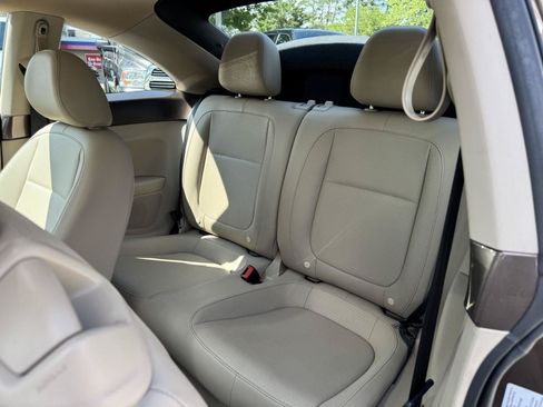 Used 2015 Volkswagen Beetle 1.8T FWD image 6