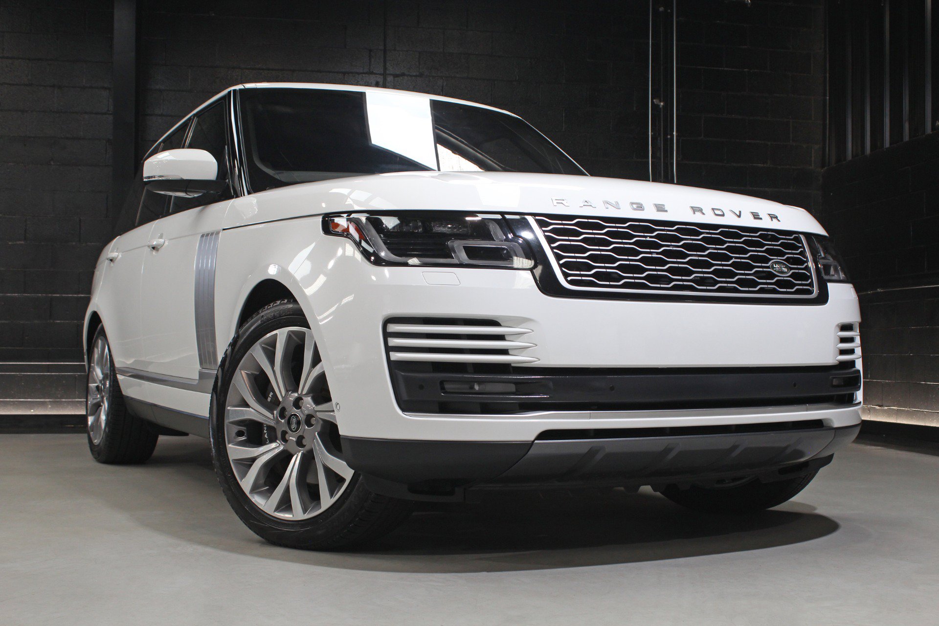 Used 2022 Land Rover Range Rover P525 Westminster Edition AWD/4WD image 6