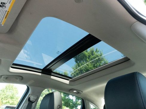 Used 2019 Buick LaCrosse Essence w/ Sun and Shade Package AWD/4WD image 4