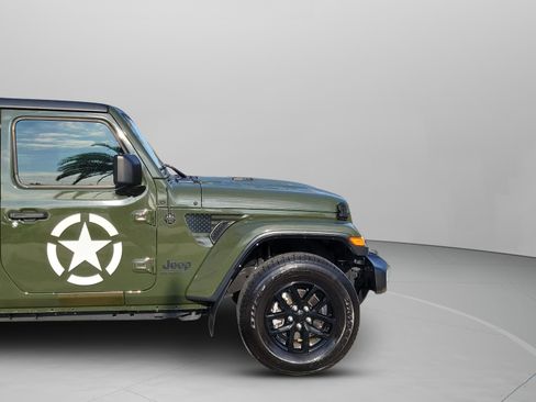 Used 2021 Jeep Gladiator Sport image 29