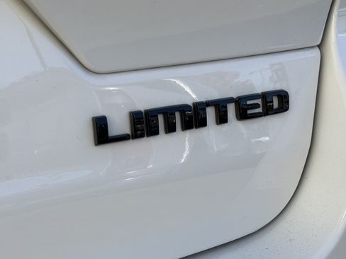 Certified 2023 Jeep Grand Cherokee Limited w/ Luxury Tech Group II RWD image 14