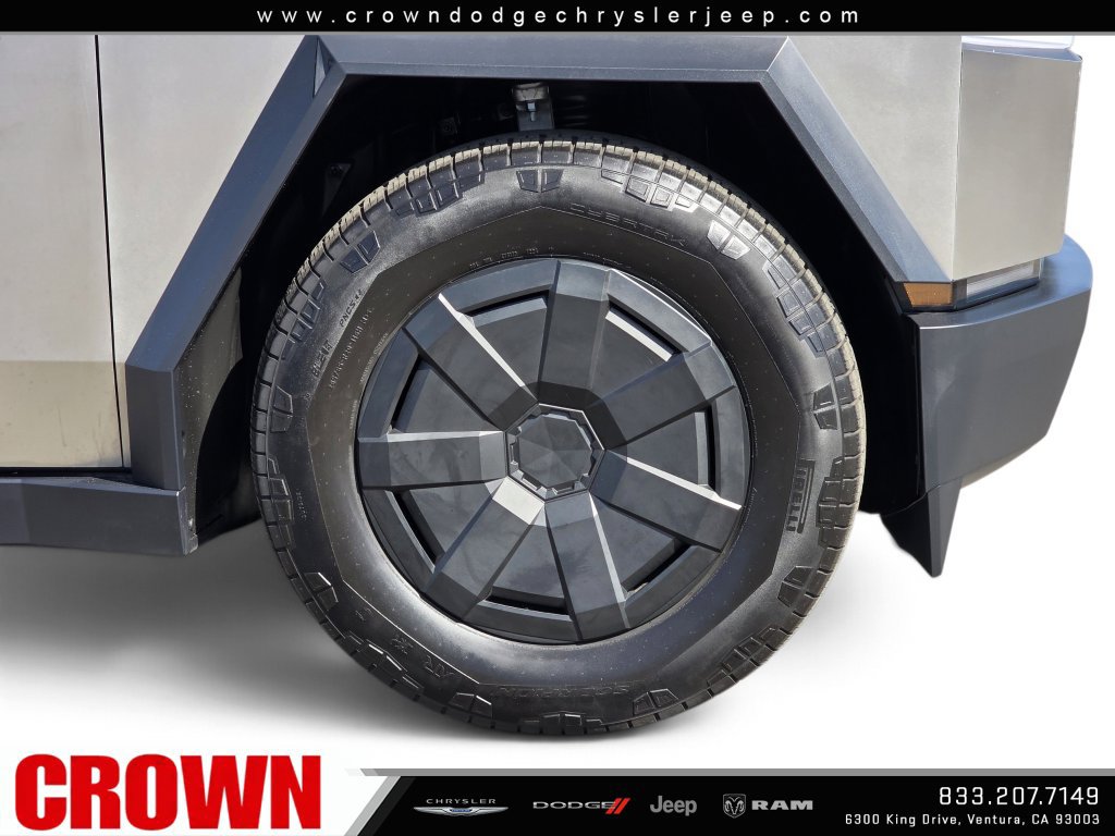 Used 2024 Tesla Cybertruck AWD Crew Cab image 20