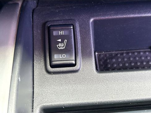 Used 2021 Nissan Titan SV w/ SV Convenience Package image 19