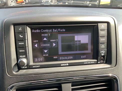 Used 2019 Dodge Grand Caravan SE w/ UConnect Hands-Free Group FWD image 33