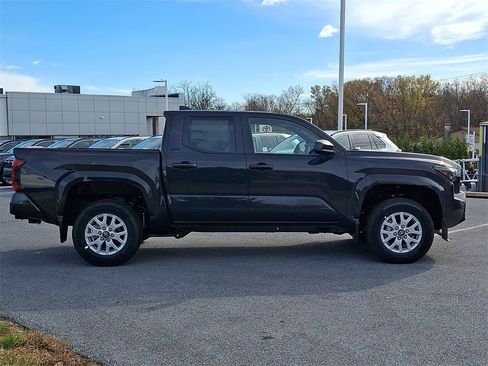 New 2025 Toyota Tacoma SR5 image 4