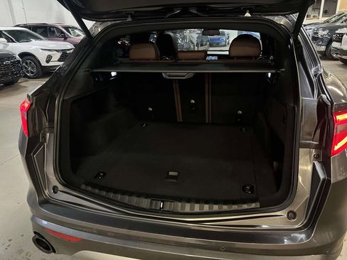 Used 2023 Alfa Romeo Stelvio Ti image 11