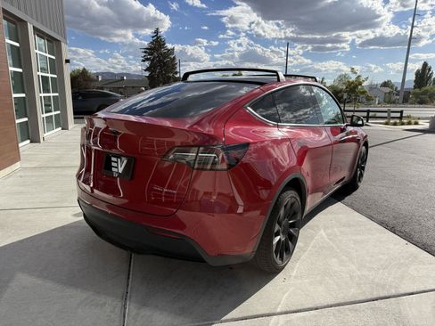Used 2022 Tesla Model Y Long Range AWD/4WD image 8