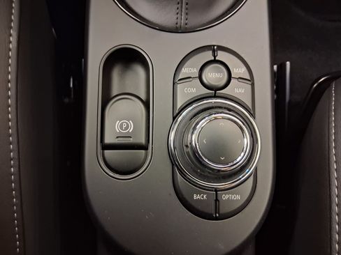 Used 2024 MINI Cooper SE FWD image 34