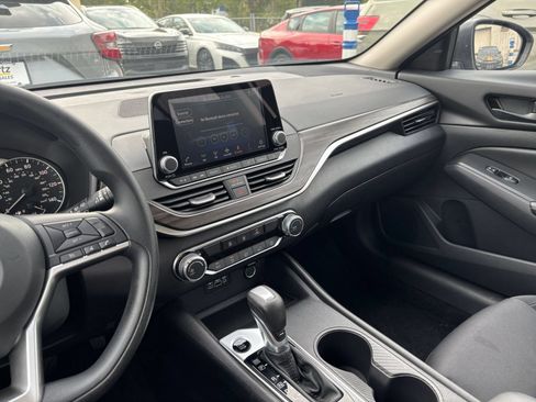 Used 2026 Nissan Altima 2.5 SV FWD image 17