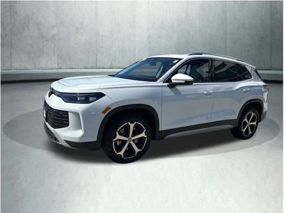 Used 2025 Volkswagen Tiguan SE w/ Panoramic Sunroof Package