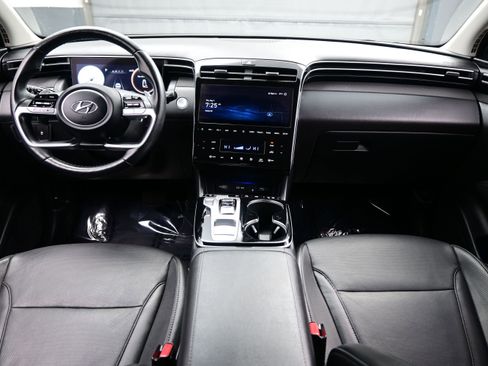 Certified 2023 Hyundai Tucson Limited AWD/4WD image 17