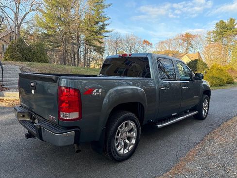 Used 2010 GMC Sierra 1500 SLE image 2