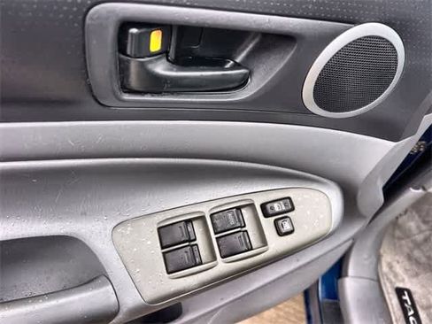 Used 2006 Toyota Tacoma PreRunner image 28
