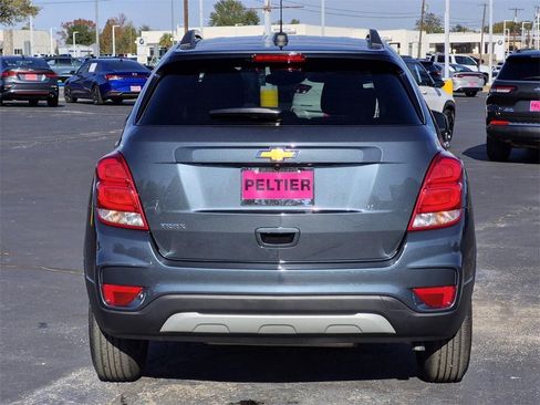 Certified 2022 Chevrolet Trax LT w/ LT Convenience Package image 5