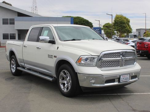 Used 2017 RAM 1500 Laramie w/ Convenience Group AWD/4WD image 5