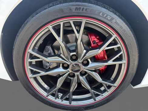 Used 2023 Chevrolet Corvette Stingray Premium Cpe w/ Z51 Performance Package RWD image 9