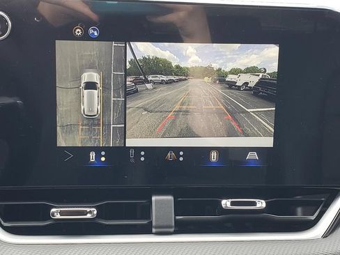 New 2026 Chevrolet Equinox LT w/ Convenience Package II AWD/4WD image 10