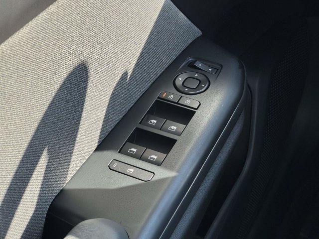 Used 2025 Kia K4 EX FWD image 21