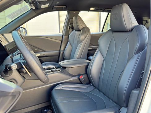 Used 2025 Lexus TX 500h AWD w/ Technology Package image 37